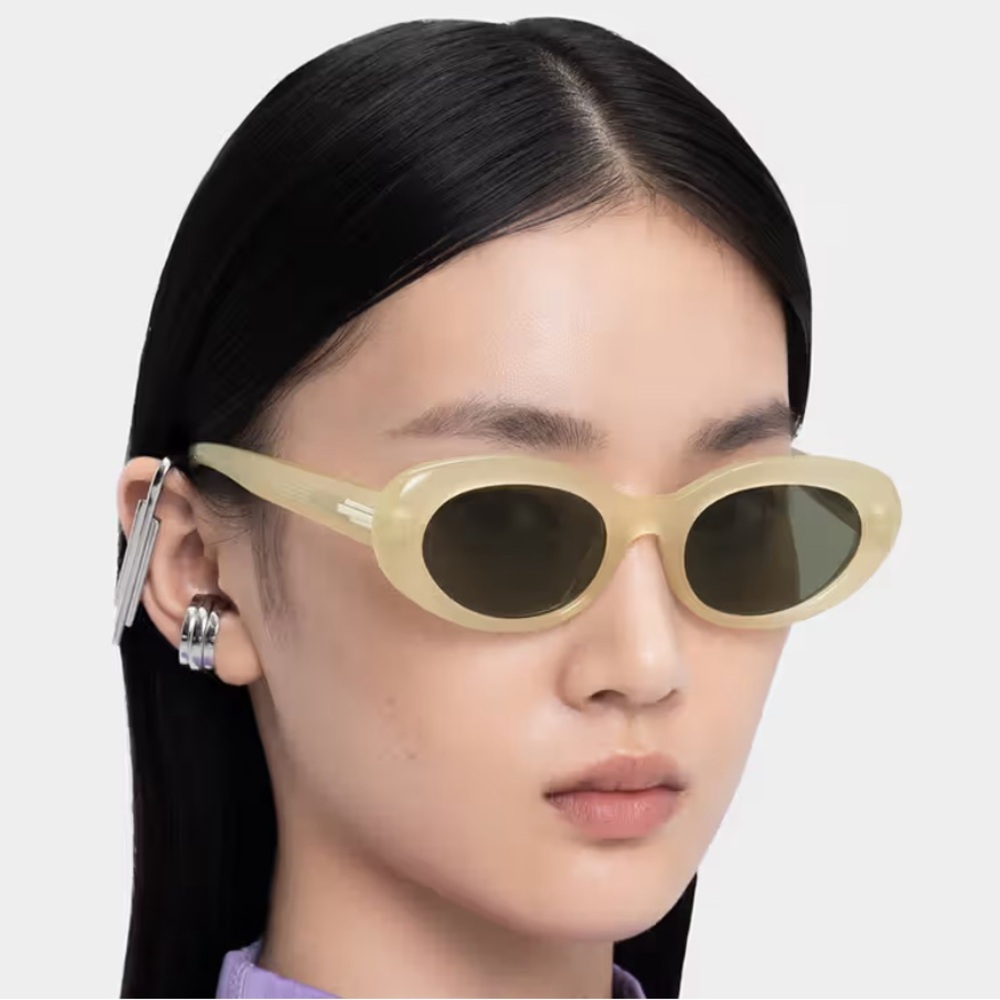 GENTLE MONSTER Sunglasses - Picture 10 of 13